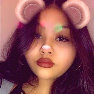 Meet your Posher, Aniciya